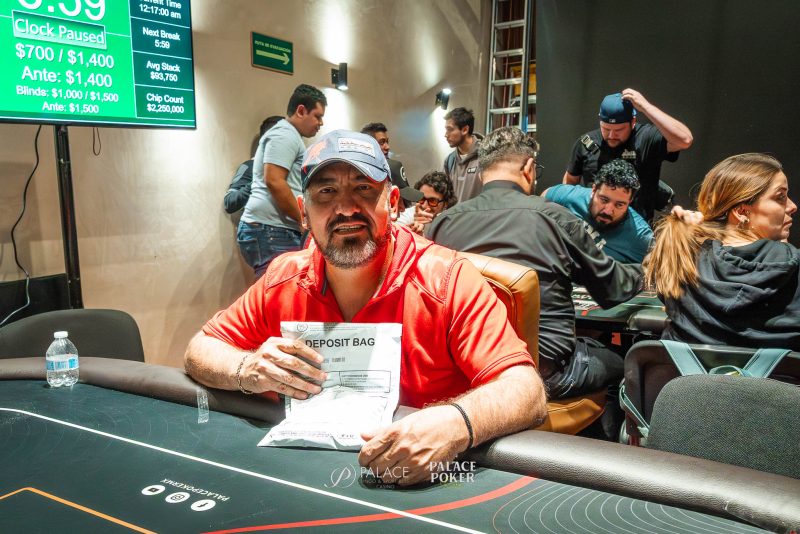 Juan Carlos no tuvo nada Regalado para empezar liderando el High Roller en las Calaverita PSOP