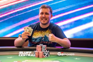 Roberts conquistó el anillo de las cuatro cartas en la etapa canalera del Circuito de la Serie Mundial