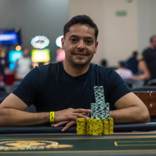 Reyes Espinoza tomó el mando en el reto inicial del Nuevo Vallarta Tour