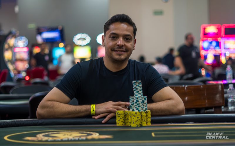 Reyes Espinoza tomó el mando en el reto inicial del Nuevo Vallarta Tour