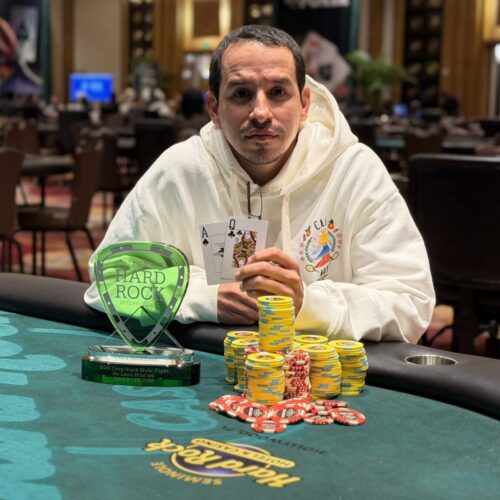 Toro se impuso en un duelo latino para coronarse en el primer evento del WPT Seminole Hard Rock Poker Showdown
