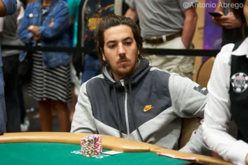 Piñeiro encabeza la tropa latinoamericana en la batalla por la millonaria bolsa del Mini Mystery, que tiene su Día 2 este domingo