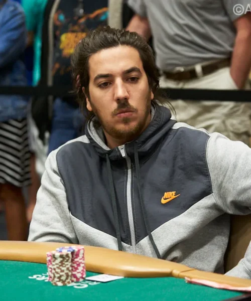Piñeiro encabeza la tropa latinoamericana en la batalla por la millonaria bolsa del Mini Mystery, que tiene su Día 2 este domingo