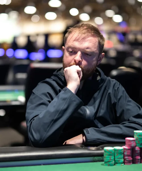 Owen le puso un inglés muy mexicano a la definición del US$1.500 Seven Card Stud Hi-Lo en las World Series of Poker 2026