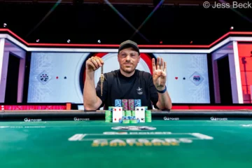 Martirosian no pasa un verano en Las Vegas sin llevarse al menos un brazalete
