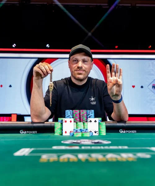 Martirosian no pasa un verano en Las Vegas sin llevarse al menos un brazalete