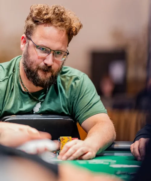 Anderson lidera a los finalistas del US$10.000 Razz Championship, en un cerrado duelo con Rodawig
