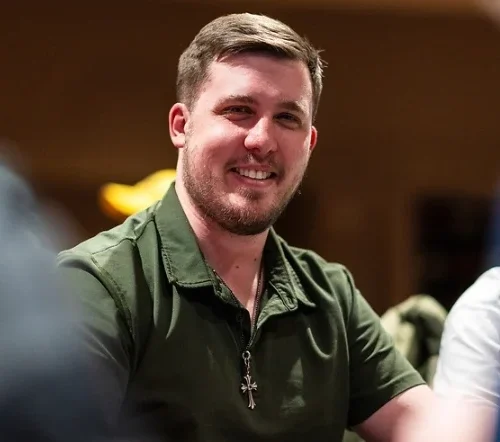 Carlos Guerrero 🇨🇴 y Christian Roberts 🇻🇪 se despiden en el Día 3 del Evento #32 de las WSOP