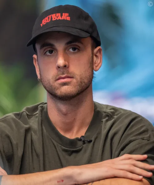 Protegido: Spitale dio un paso más hacia el bicampeonato para impulsar la avanzada latina en el Día 2B del Millionaire Maker