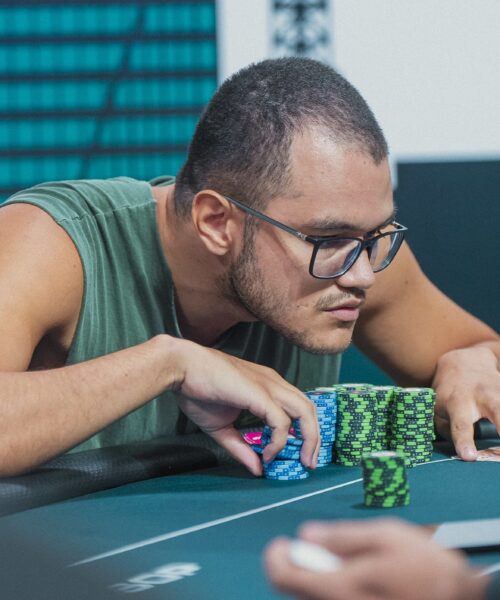 Serrano, Andrade y Mostacero lucharán para que se hable español en el podio del BSOP Championship