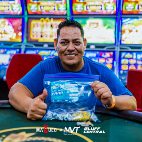 Núñez sacó una luz de ventaja para liderar el vuelo 1A en el Mini Main Event del Nuevo Vallarta Tour