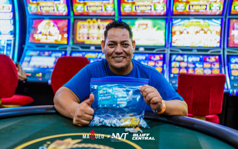 Núñez sacó una luz de ventaja para liderar el vuelo 1A en el Mini Main Event del Nuevo Vallarta Tour